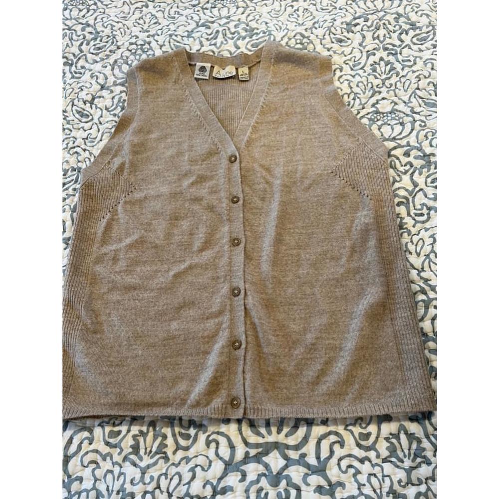 Vintage Anne Klein wool knit Vest
Sz M